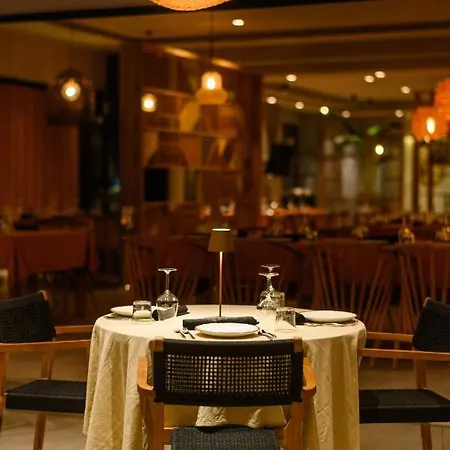 Hotel Miamar Luxury & Himare